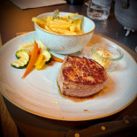 Und Löchlibad