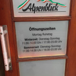 Alpenblick Pizzeria Heiss Serviert Auf Lavastein