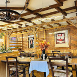 Auberge Au Milieu Du Monde