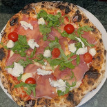 Da Leone Pizzeria.
