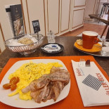 Müller Beck, Das Café