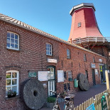 Die Greetsieler Zwillingsmühlen