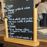 Les Coudes Sur La Table