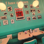 Holly's Diner