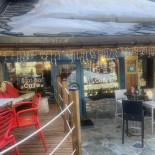 Wood Bear Café
