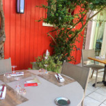 La Table Des Troys