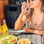 De Carne Y Hueso