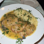 Mama Della's