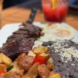 La Vida Cantina