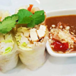Leona Banh Mi