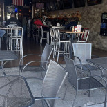 Momo's Sports And Grill