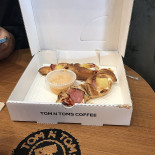 Tom N Toms Coffee