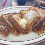 Tom's Family Restaurant