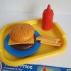 Comida Para Niños Con Hamburguesa Con Queso