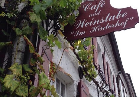 Café Und Weinstube Harmes Im Hinterhof