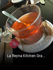 Reserve ahora una mesa en La Reyna Kitchen Granada