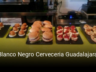 Reserve ahora una mesa en Blanco Negro Cerveceria Guadalajara