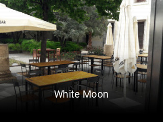 White Moon reservar en línea