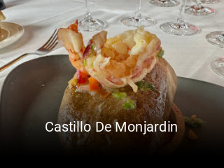 Reserve ahora una mesa en Castillo De Monjardin